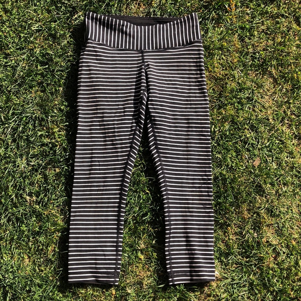 Lululemon Cropped Leggings - size 4